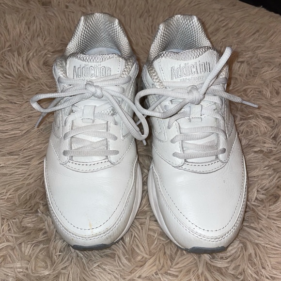 Brooks Shoes - Brooks Nursing Shoes